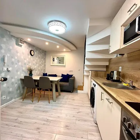 Apartament Cozy 2-bedroom In The Center Budapesta